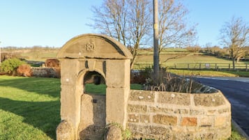 Cottage | Property grounds