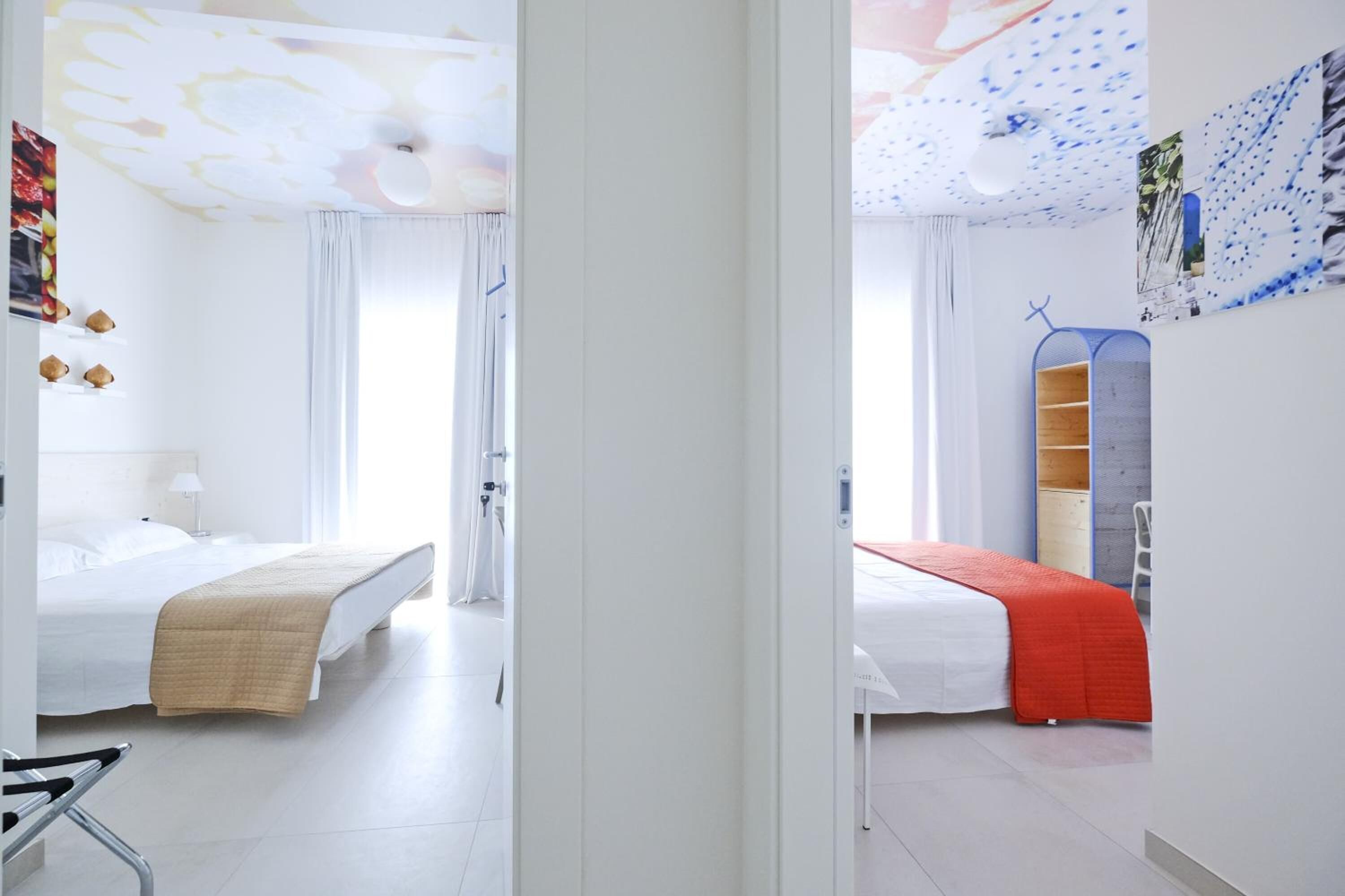 迷你吧、客房内保险箱、办公桌、遮光窗帘