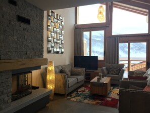 TV, fireplace