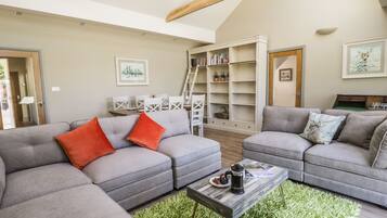 Cottage | Interior