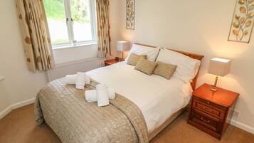 Cottage | 2 bedrooms, individually decorated, individually furnished, free WiFi