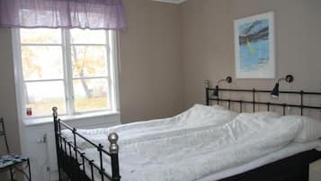 Blackout drapes, iron/ironing board, free WiFi, bed sheets