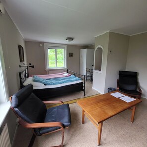 Double Room | Blackout drapes, iron/ironing board, free WiFi, bed sheets - Solmyra 56 Gästhem (Kolsva)