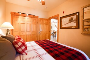 1 bedroom, in-room safe, iron/ironing board, free WiFi