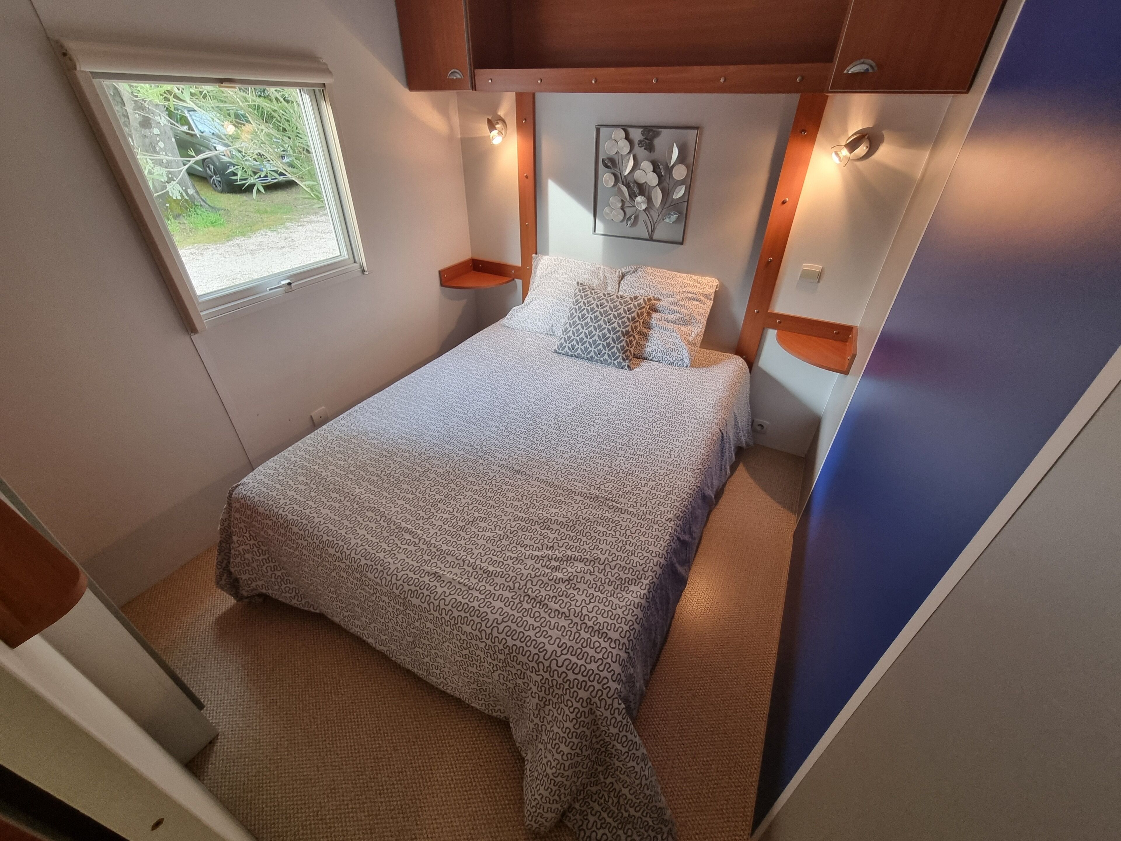 2 عدّة غرف نوم وبديكورات فريدة لكل غرفة وطراز فريد لكل وحدة