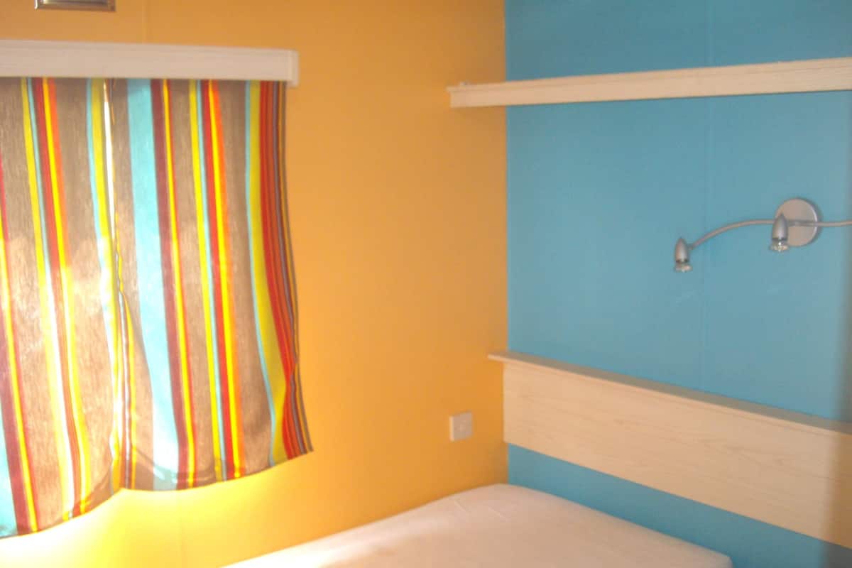 2 bedrooms, individually decorated, individually furnished, free WiFi