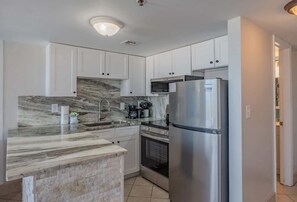Fridge, microwave, oven, stovetop - Palace 2206 (Myrtle Beach)