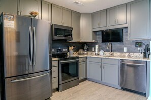 Fridge, microwave, oven, stovetop - Private Deck Overlooking the Pond! Sea Pond Villas Unit 3 (North Myrtle Beach)