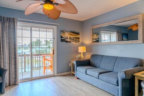 Smart TV - Private Deck Overlooking the Pond! Sea Pond Villas Unit 3 (North Myrtle Beach)