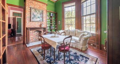 Lujosa suite de 1 dormitorio en Uptown Victorian Mansion