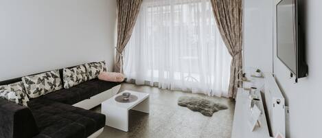 50-cm-Flachbildfernseher mit Kabelempfang, Fernseher, DVD-Player