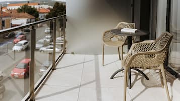 Apartemen Deluks, 1 Tempat Tidur Queen dengan tempat tidur Sofa, Bebas Asap Rokok, balkon | Balkon
