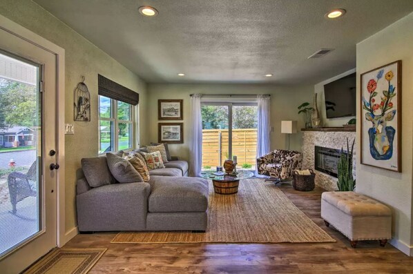 Smart TV, fireplace, books