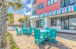 Outdoor dining - Palace 2313- 2 Bedroom 2 Bath Penthouse (Myrtle Beach)