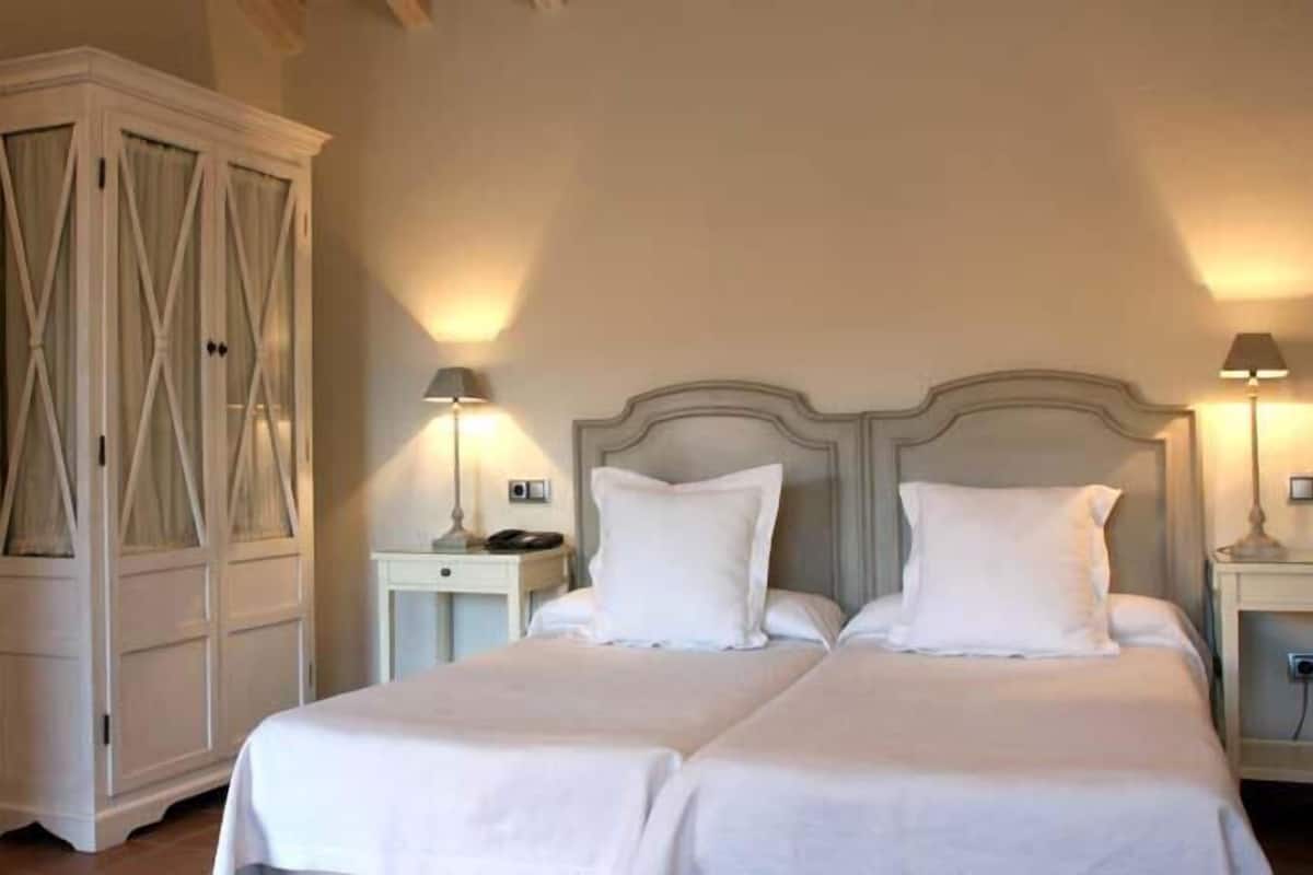 Cunas, camas plegables/adicionales y ropa de cama