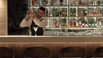 Vue sur l'océan, sert le déjeuner, le brunch et l'apéritif