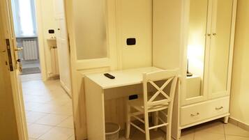 Doppelzimmer, 1 Queen-Bett, eigenes Bad | Wohnbereich