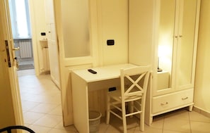 Double Room, 1 Queen Bed, Private Bathroom | Living area | TV