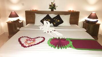Escritorio, wifi gratis y ropa de cama