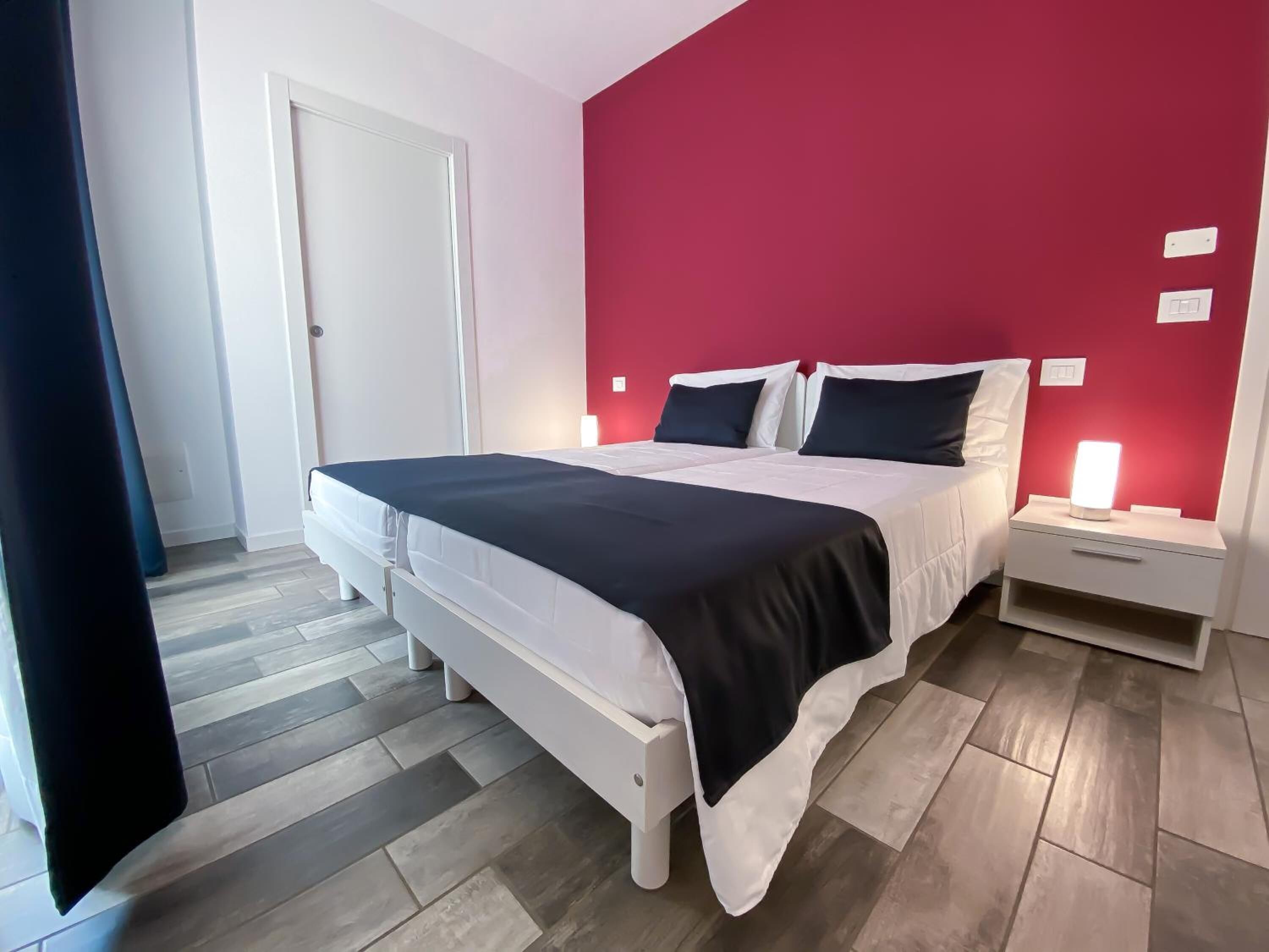 Rom – basic (Lyon) | Minibar, skrivebord, wi-fi (inkludert) og sengetøy