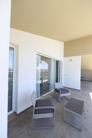 Chambre Double, vue mer | Terrasse/Patio