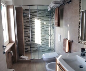 Doppelzimmer | Badezimmer