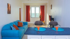 Unclassified image, 4 of 19, button - Paradise House (Portsmouth)