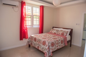 Comfort-Apartment, Nichtraucher | 1 Schlafzimmer, schallisolierte Zimmer, Bügeleisen/Bügelbrett