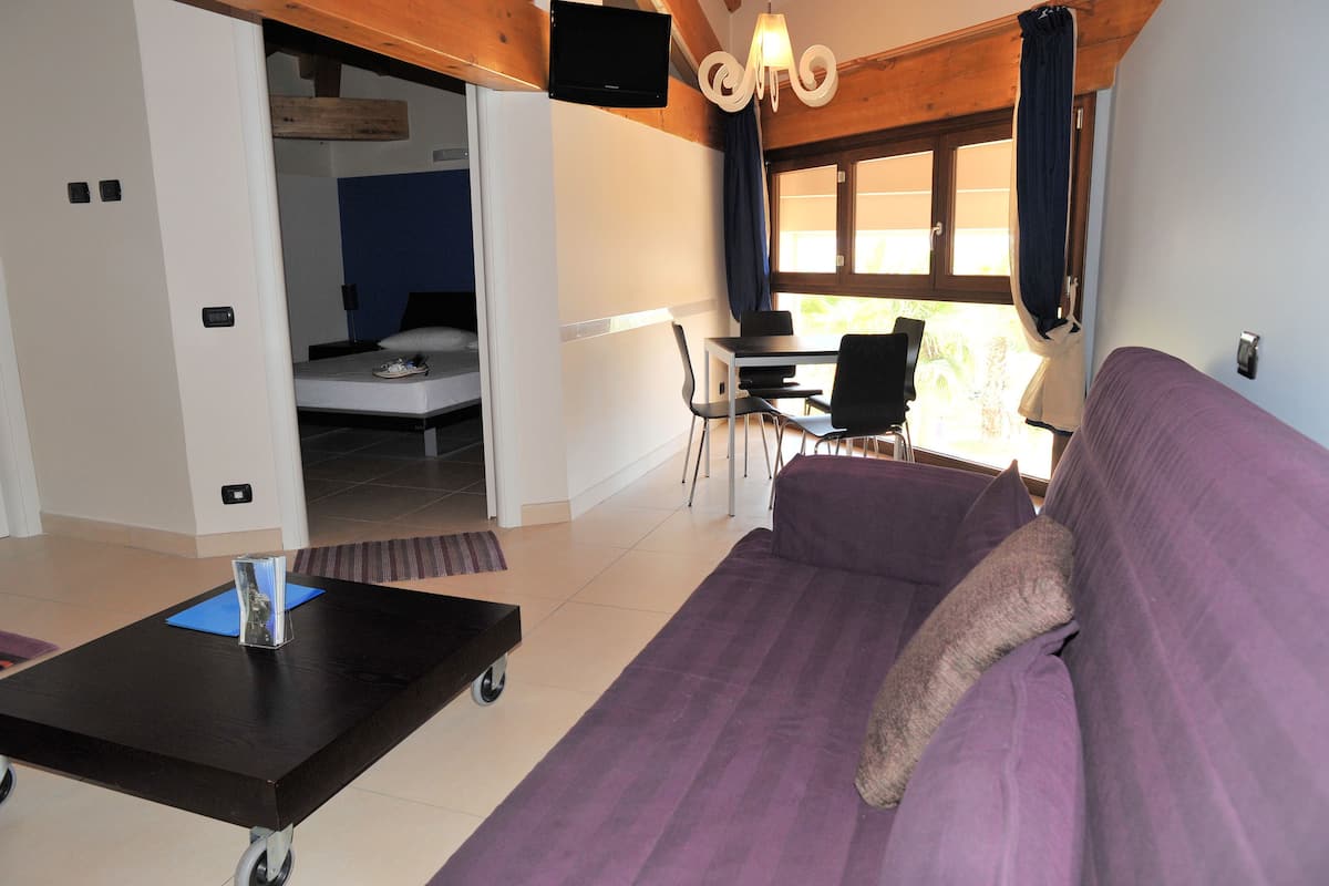 Apartment, 1 Queen Bed (Verga) | Living area