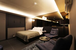 Standard Double Room | Soundproofing, free WiFi, bed sheets - Rainbow Hotel (Daejeon)