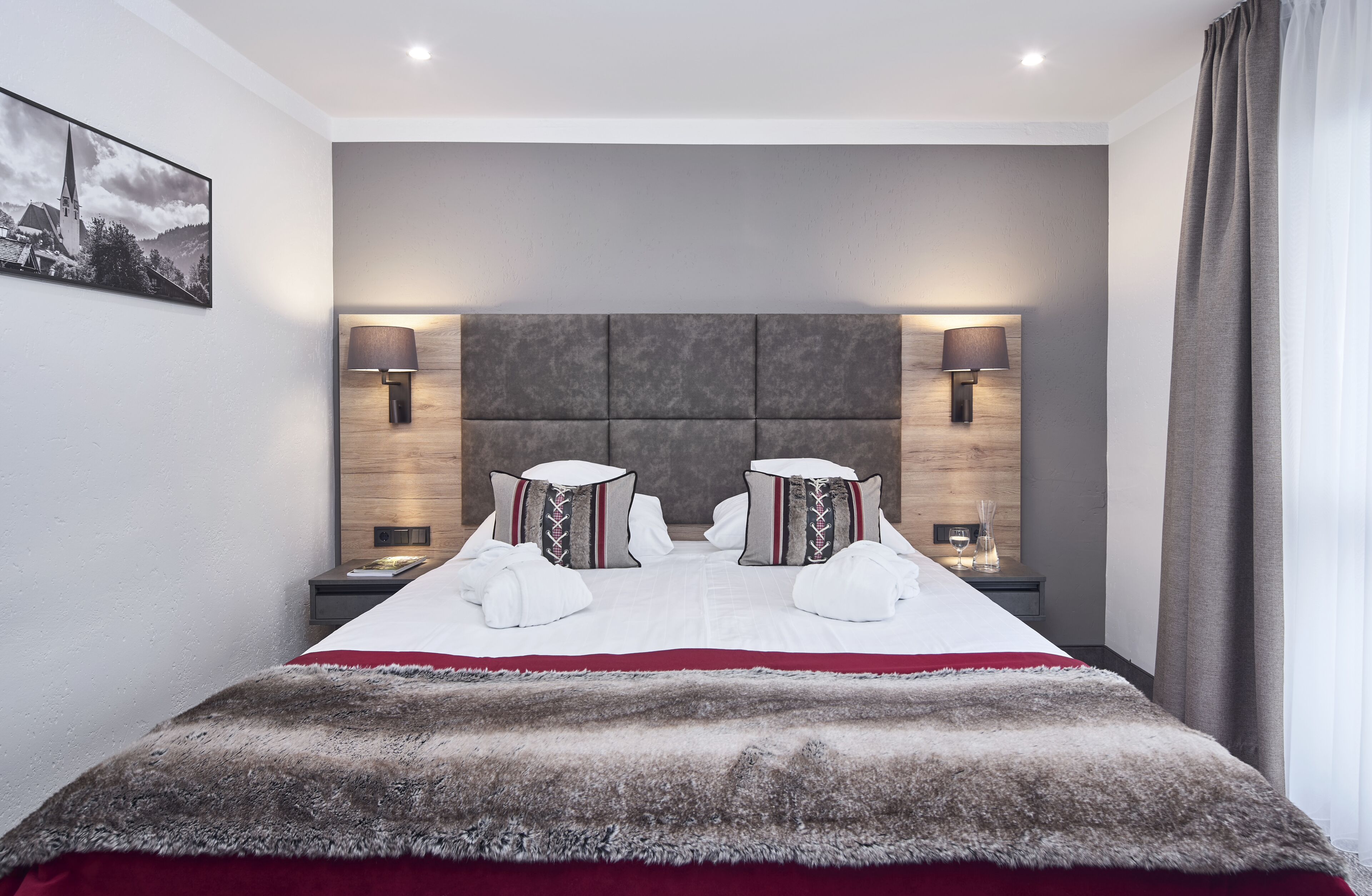 suite | premium bedding, minibar, in-room safe, desk