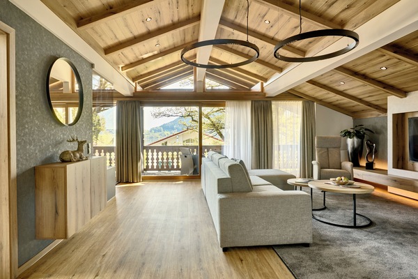 Chalet | Living area | 138-cm flat-screen TV with satellite channels, TV