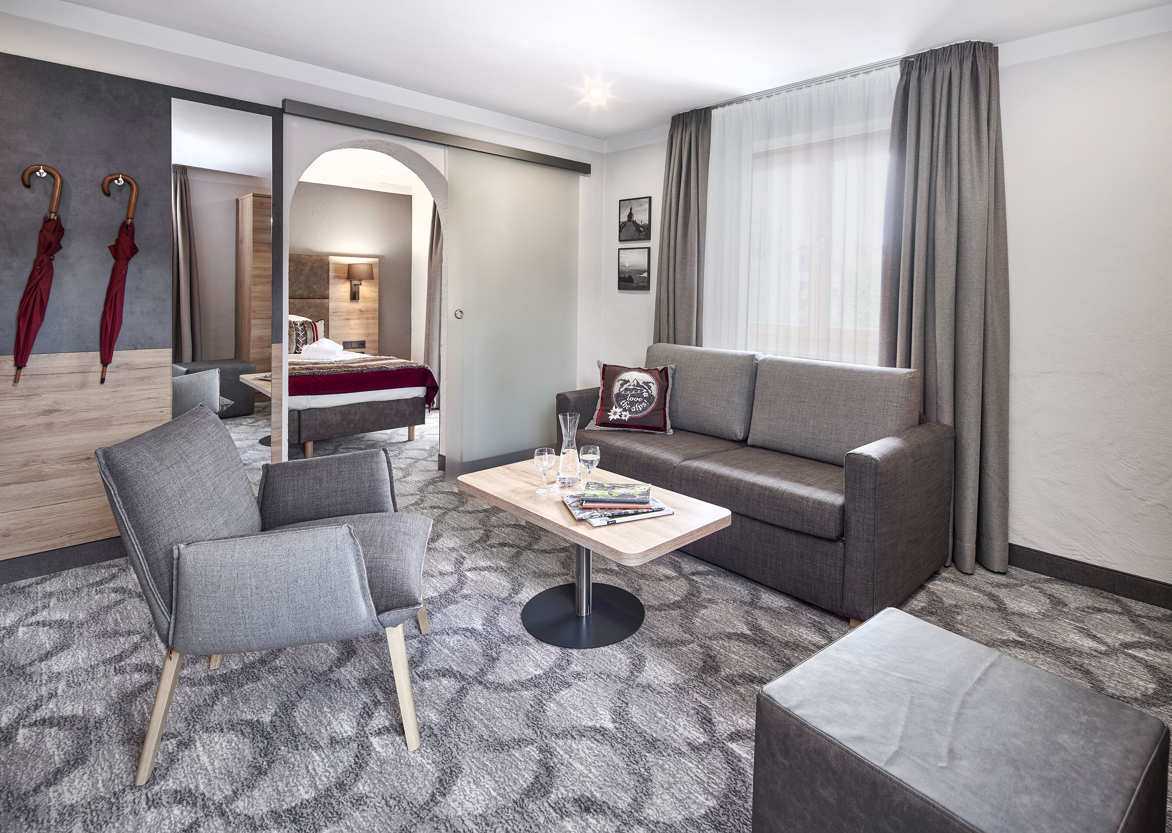 suite | premium bedding, minibar, in-room safe, desk