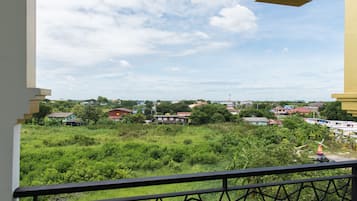 Laptop workspace, free WiFi