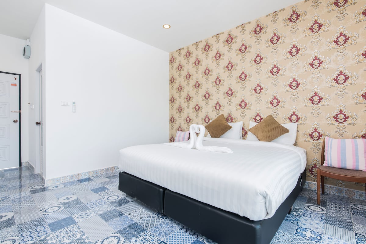 Standard Double Room | Laptop workspace, WiFi (free)