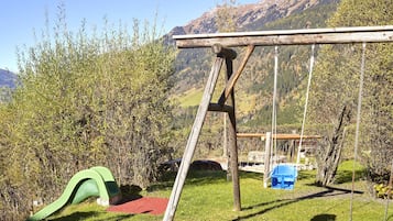 Children’s play area – outdoor