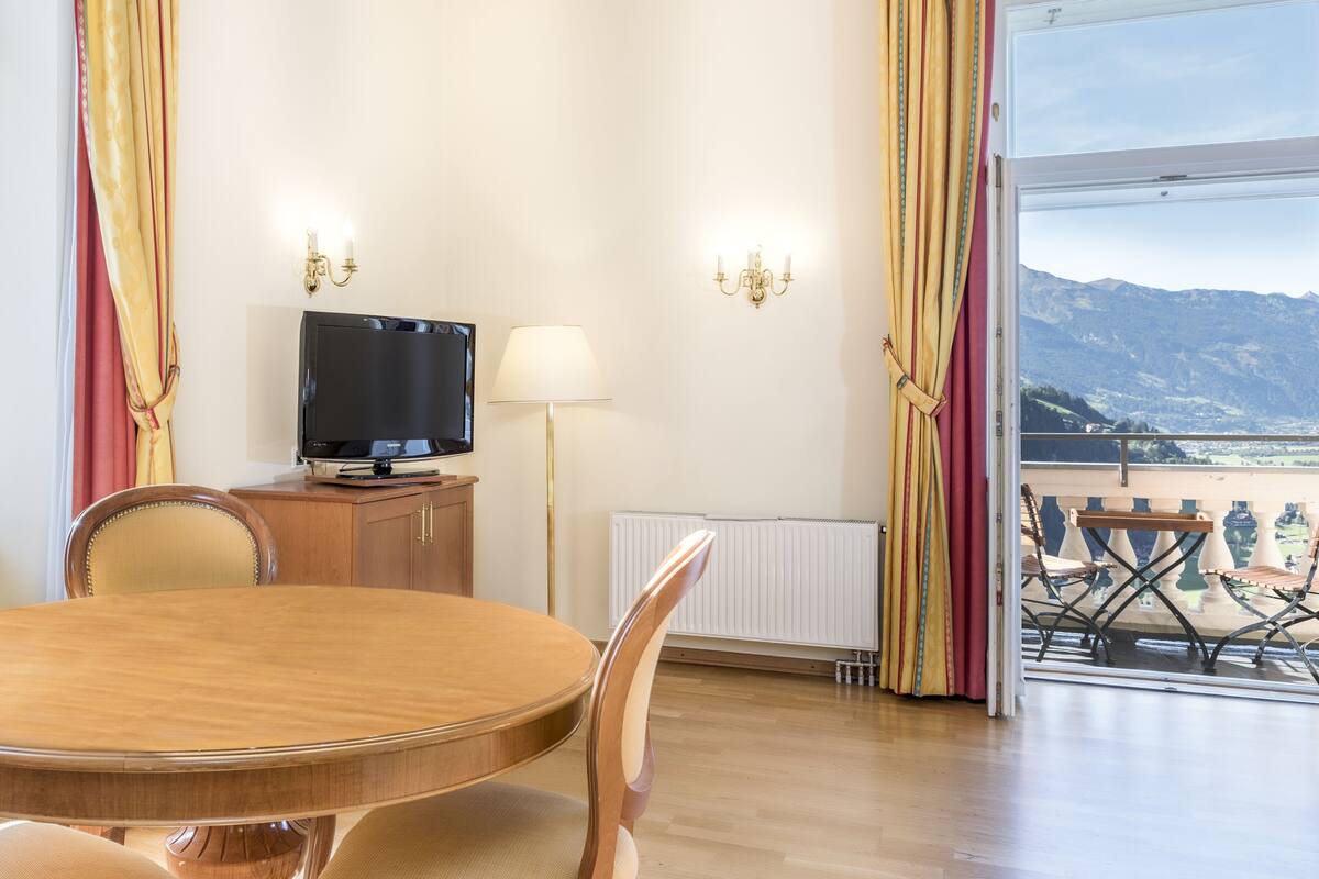 Superior Apartment, 2 Bedrooms | In-room safe, desk, iron/ironing board (on request), cribs (free)