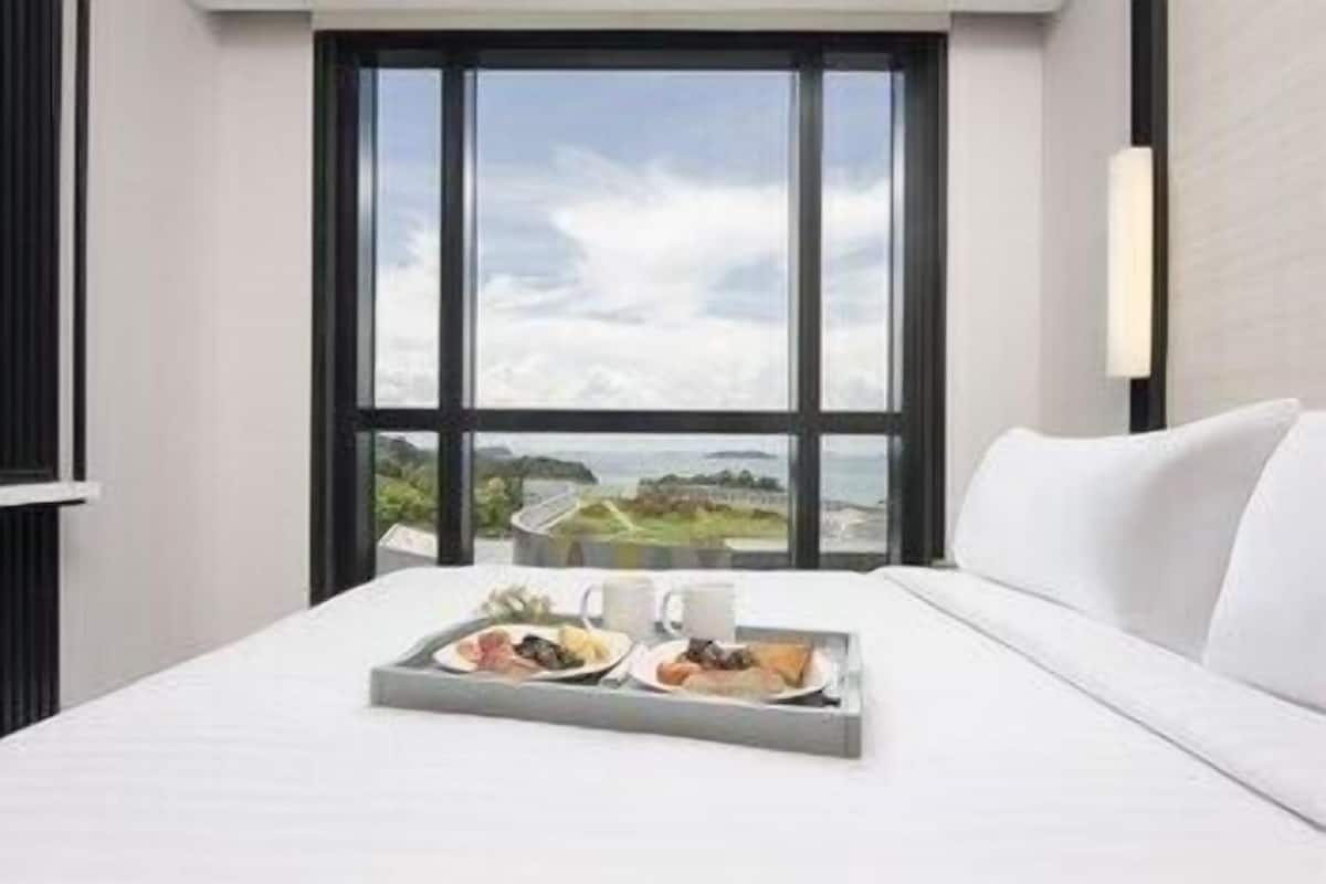 In-room safe, iron/ironing board, free WiFi, bed sheets