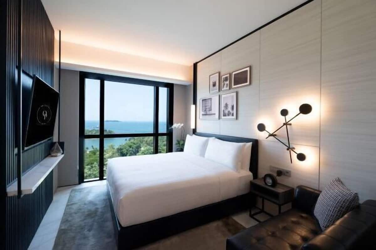 Minibar, in-room safe, iron/ironing board, free WiFi