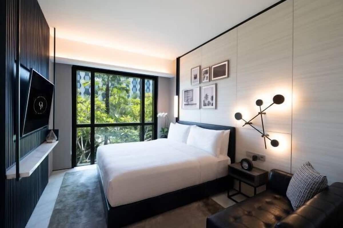 Minibar, in-room safe, iron/ironing board, free WiFi