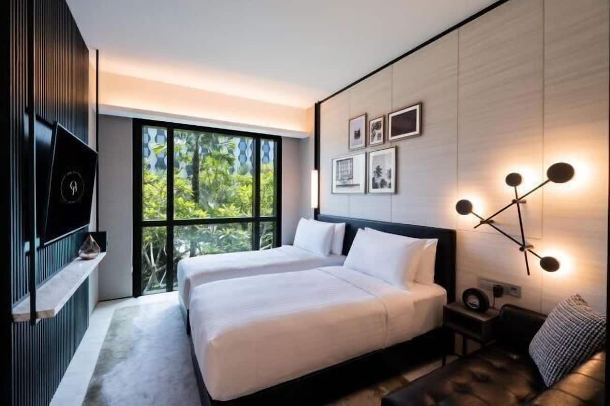 Minibar, in-room safe, iron/ironing board, free WiFi