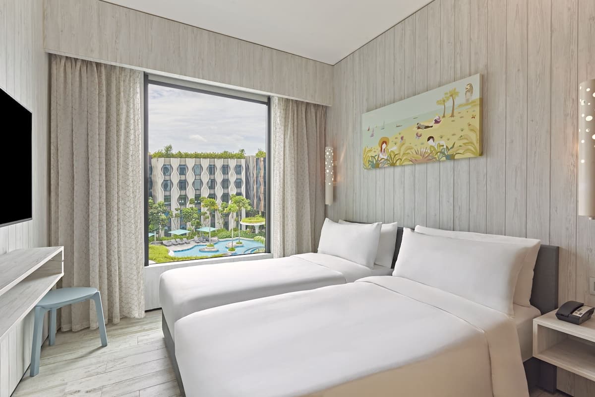 Superior Room | In-room safe, iron/ironing board (on request), free WiFi, bed sheets