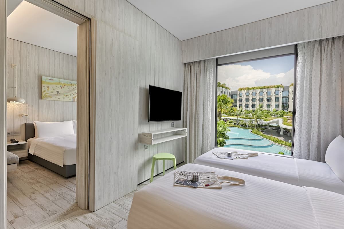 Deluxe Family Room | In-room safe, iron/ironing board (on request), free WiFi, bed sheets