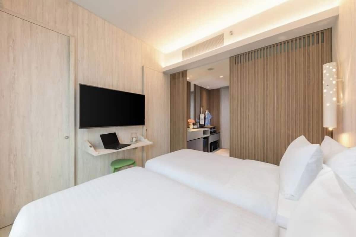 1 bedroom, in-room safe, iron/ironing board, free WiFi