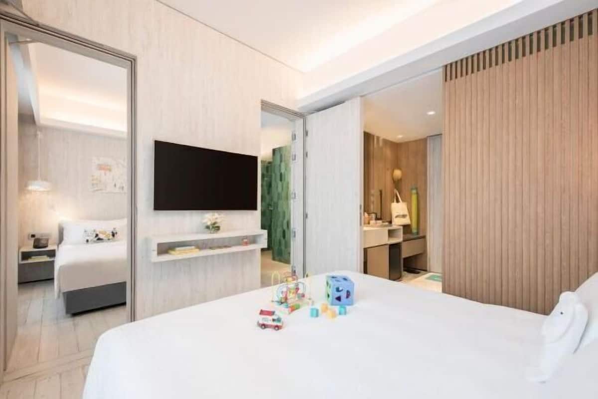 1 bedroom, in-room safe, iron/ironing board, free WiFi
