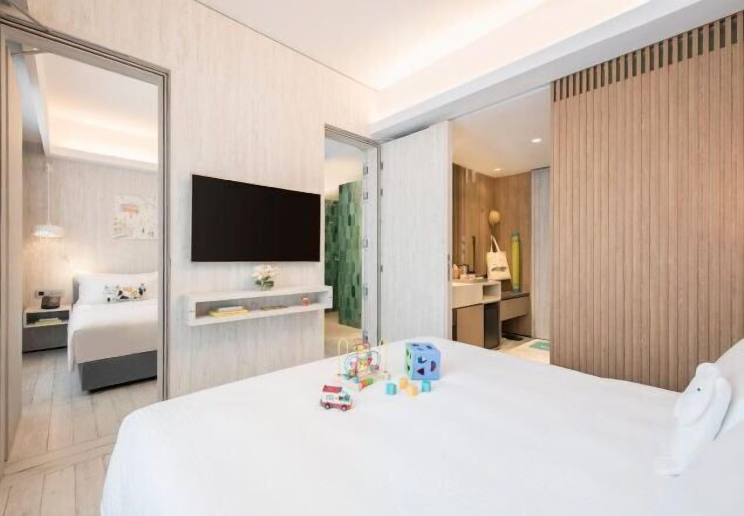 In-room safe, iron/ironing board, free WiFi, bed sheets