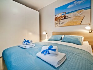 Apartment, 2 Bedrooms, Non Smoking (Kasztanowa 9/8 ) | Iron/ironing board, bed sheets - Willa Tamara BlueApart Jurata (Jurata)