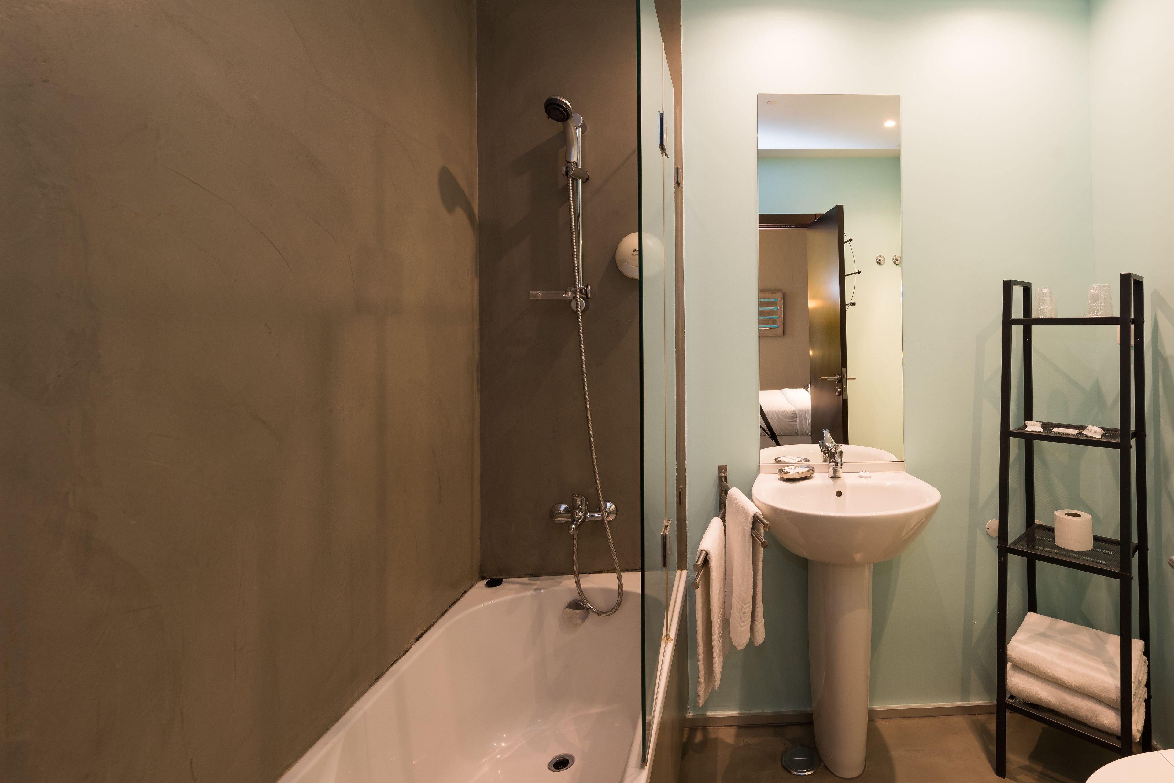 superior double or twin room | bathroom | free toiletries, hair dryer, towels