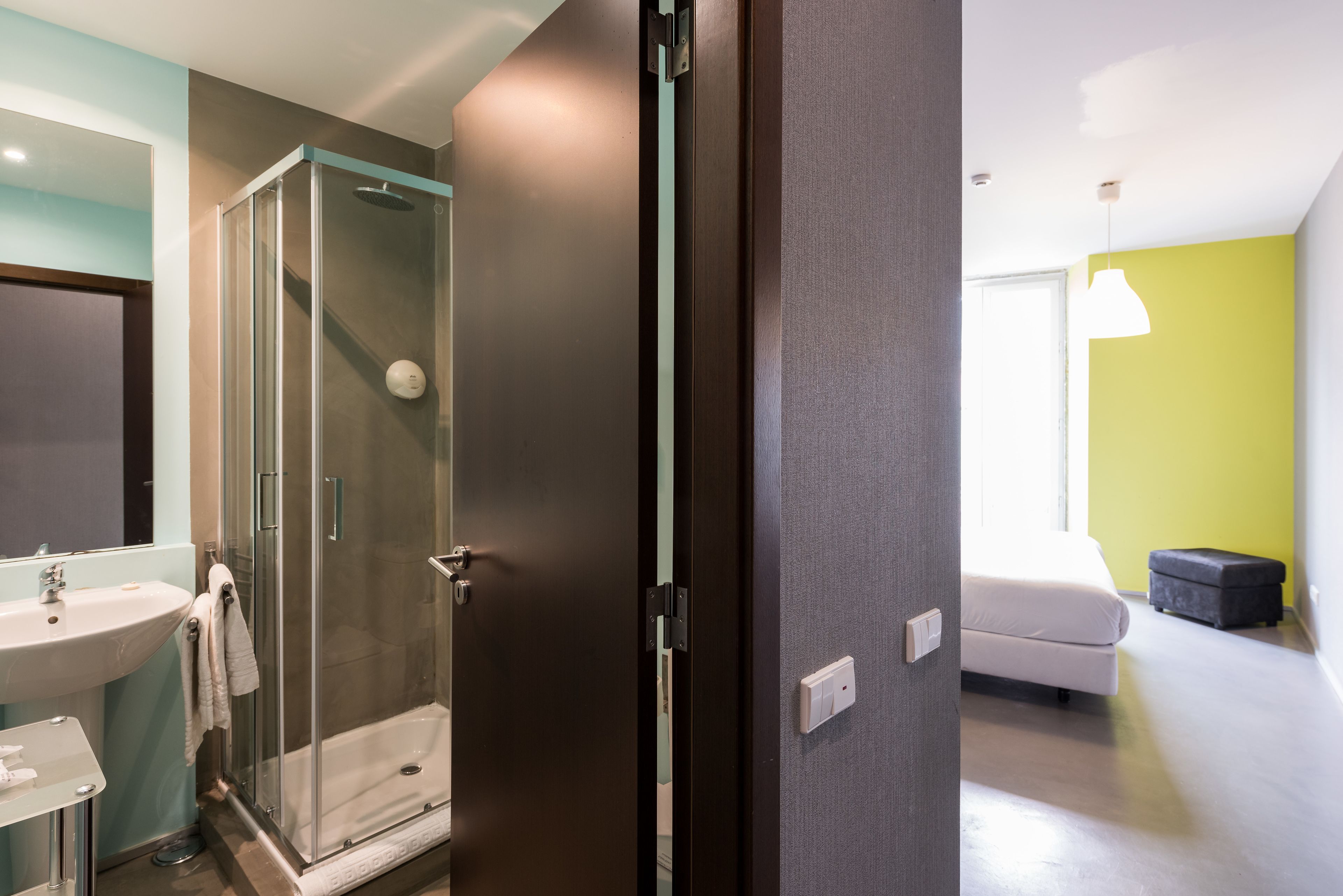 superior double or twin room | bathroom | free toiletries, hair dryer, towels