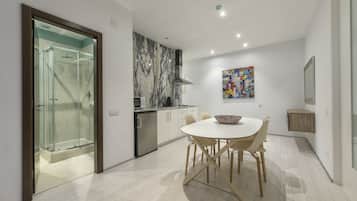 Superior Apartment, 2 Bedrooms | Private kitchen | Highchair